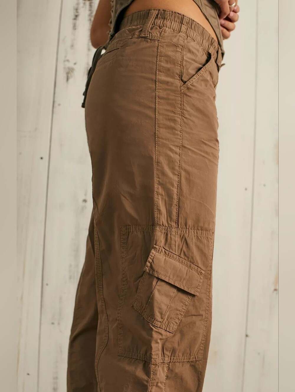BDG Urban Outfitters Y2K Low Rise Wide Leg Brown Cargo Pants - Picture 2 of 13
